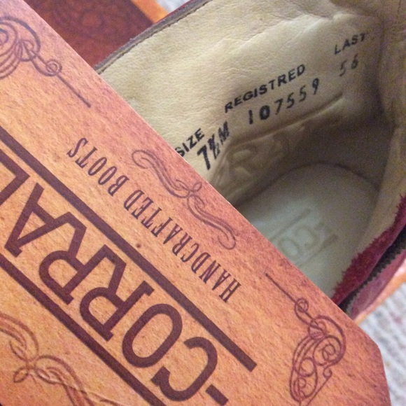 🆕 CORRAL distressed red pink leather cowboy boots - Picture 7 of 8